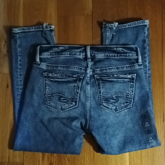 New Silver Elyse Mid RiseCropped 5 Pocket Jeans Minimal Distressing Indigo Sz 26 - Picture 5 of 10